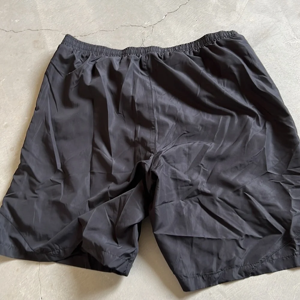 Running man shorts - Picture 2 of 3